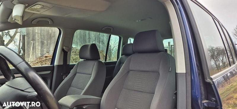 Second-hand VW Touran Highline 140 CP (102 kW) 2008 Culoarealbastru Monovolum