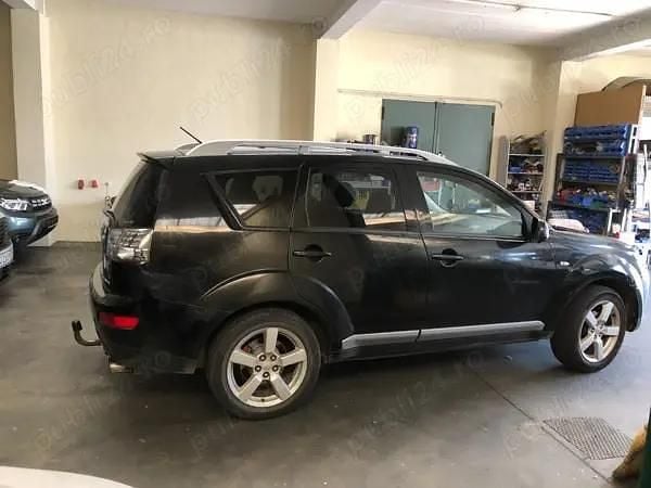 Second-hand Mitsubishi Outlander 140 CP (102 kW) 2008 Negru SUV