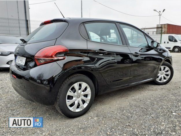 Second-hand Peugeot 208 82 CP (60 kW) 2019 Negru Hatchback