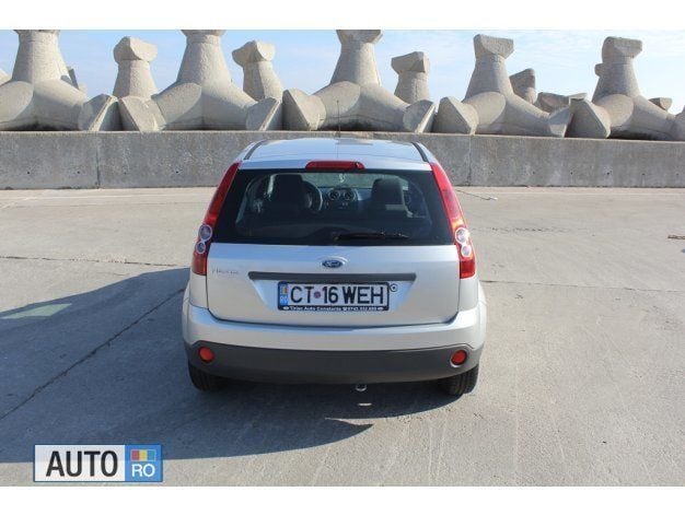 Second-hand Ford Fiesta 65 CP (47 kW) 2006 Gri Hatchback