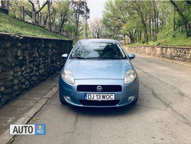 Second-hand Fiat Grande Punto 60 CP (44 kW) 2006 Albastru Hatchback