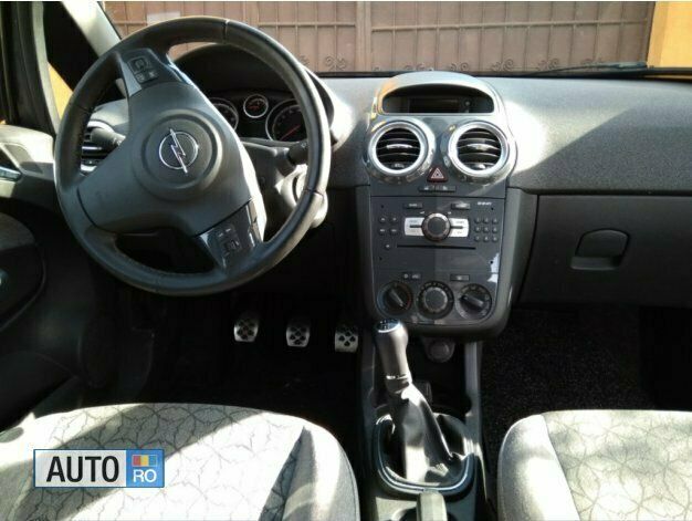 Gri Utilizat 2012 Opel Corsa Hatchback | 5.950 EUR (Scump) - Imagine 1/4