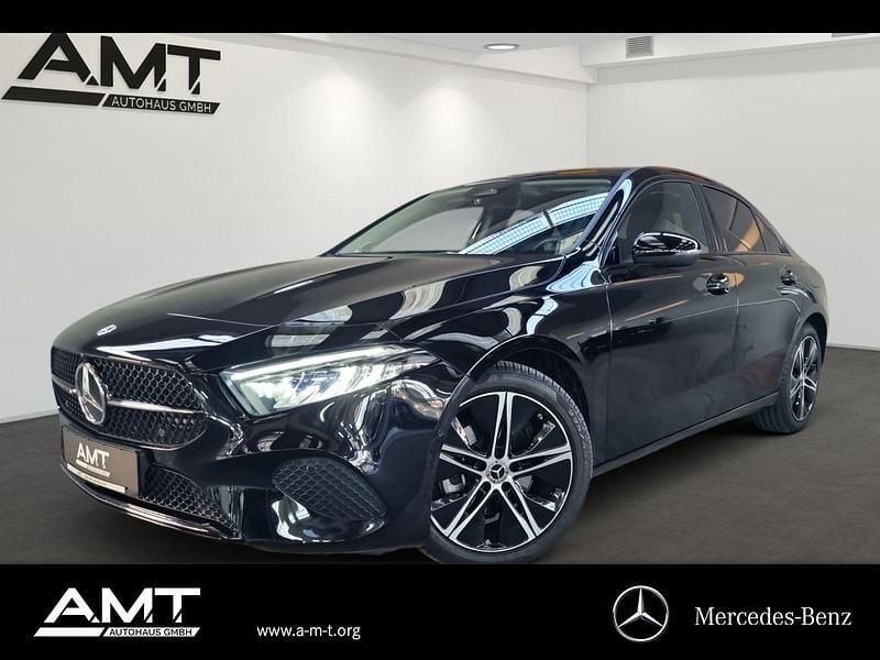 Utilizat 2023 Mercedes A200 Progressive | 34.770 EUR (Scump) - Imagine 1/1