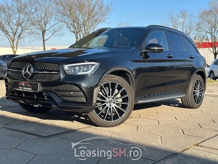 Negru Utilizat 2021 Mercedes GLC300 AMG SUV | 55.064 EUR (Puțin scump) - Imagine 1/4