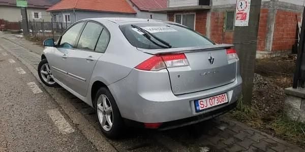Second-hand Renault Laguna III 150 CP (110 kW) 2007 Argintiu Hatchback