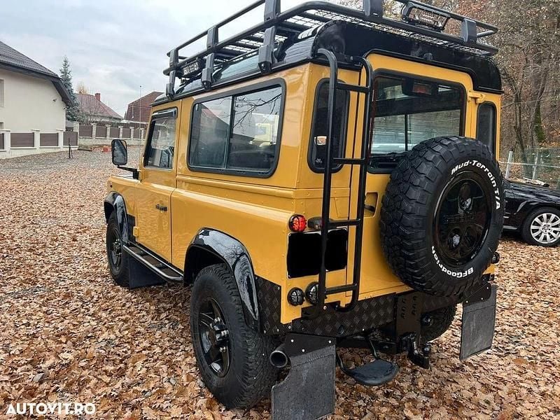 Second-hand Land Rover Defender S 122 CP (89 kW) 2008 Culoarebej SUV