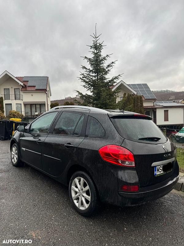 Second-hand Renault Clio GrandTour Dynamique 86 CP (63 kW) 2010 Culoarenegru Break