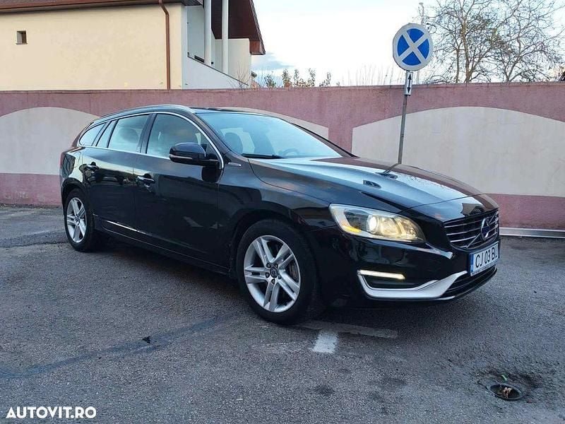 Culoarenegru Utilizat 2014 Volvo V60 Momentum Break | 9.300 EUR - Imagine 1/4