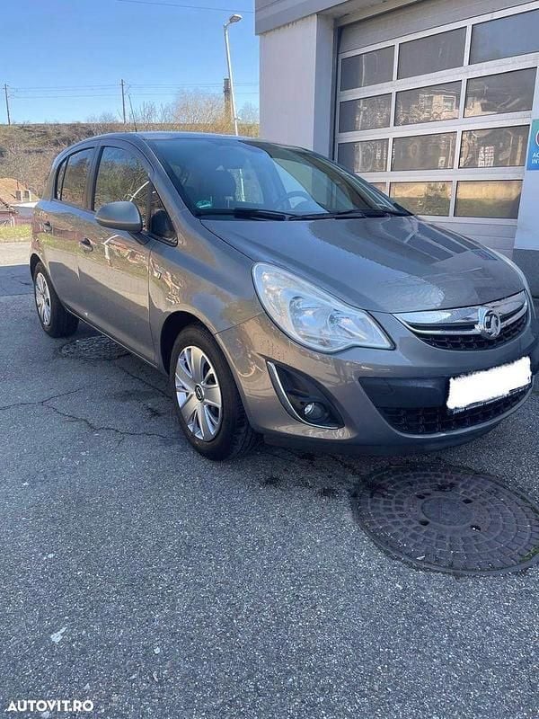Second-hand Opel Corsa Cosmo 75 CP (55 kW) 2014 Culoarebej Hatchback