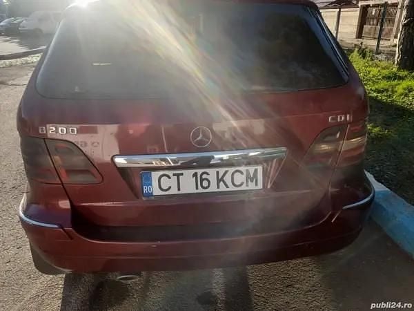 Utilizat 2005 Mercedes C200 Berlinǎ | 1.450 EUR (Super Preț) - Imagine 1/4