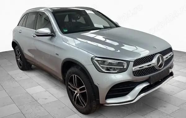 Argintiu Utilizat 2020 Mercedes GLC300e AMG line SUV | 25.900 EUR (Preț OK) - Imagine 1/4