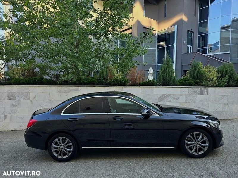 Second-hand Mercedes C200 Avantgarde 136 CP (100 kW) 2017 Culoarenegru Berlinǎ