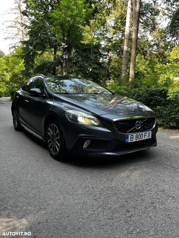 Gri Utilizat 2013 Volvo V40 CC Momentum Break | 12.900 EUR - Imagine 1/4