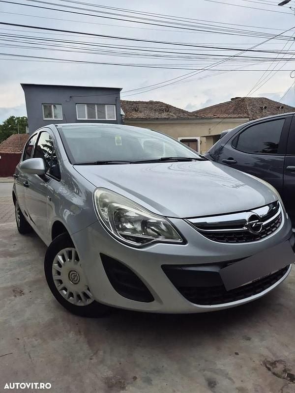 Argint Utilizat 2013 Opel Corsa Edition Hatchback | 3.290 EUR (Preț bun) - Imagine 1/4
