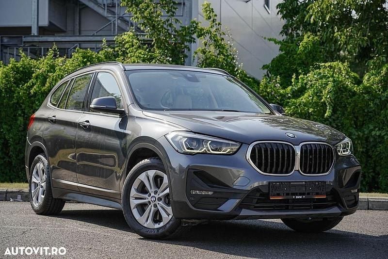 Gri Utilizat 2021 BMW X1 Advantage SUV | 19.990 EUR (Super Preț) - Imagine 1/4