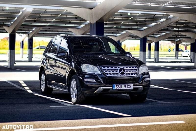 Negru Utilizat 2010 Mercedes ML350 SUV | 8.400 EUR (Puțin scump) - Imagine 1/4