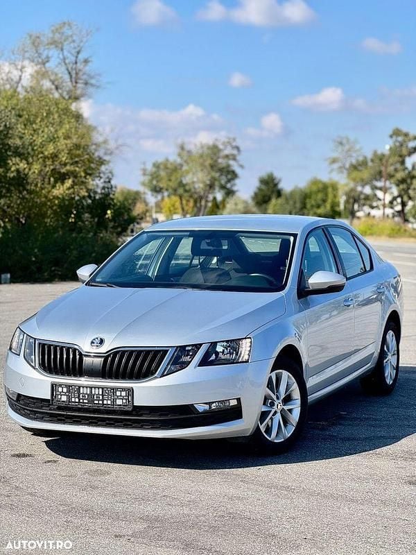 Culoareargint Utilizat 2019 Skoda Octavia Berlinǎ | 11.800 EUR (Preț bun) - Imagine 1/4