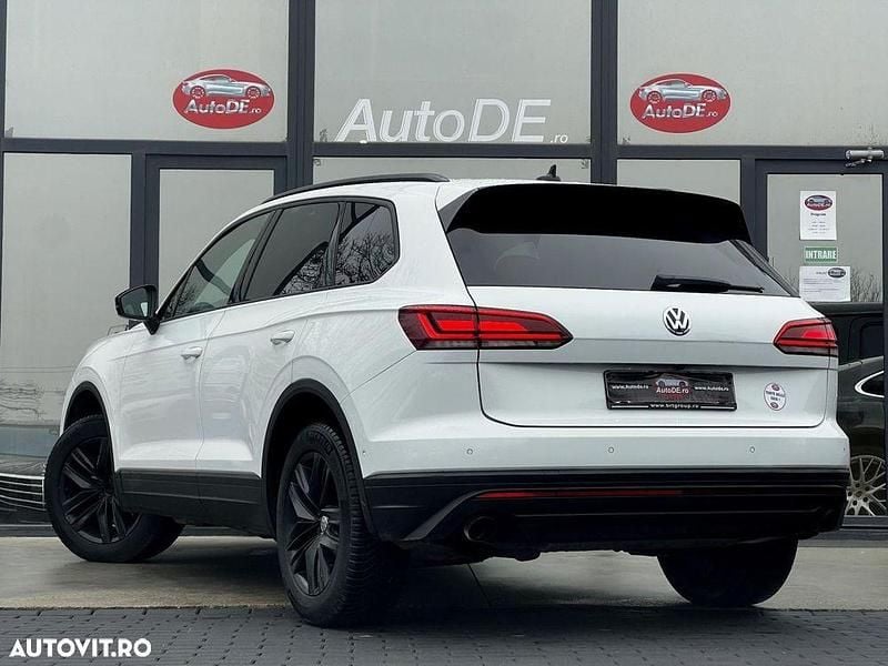 Second-hand VW Touareg Style 231 CP (169 kW) 2019 Culoarealb SUV