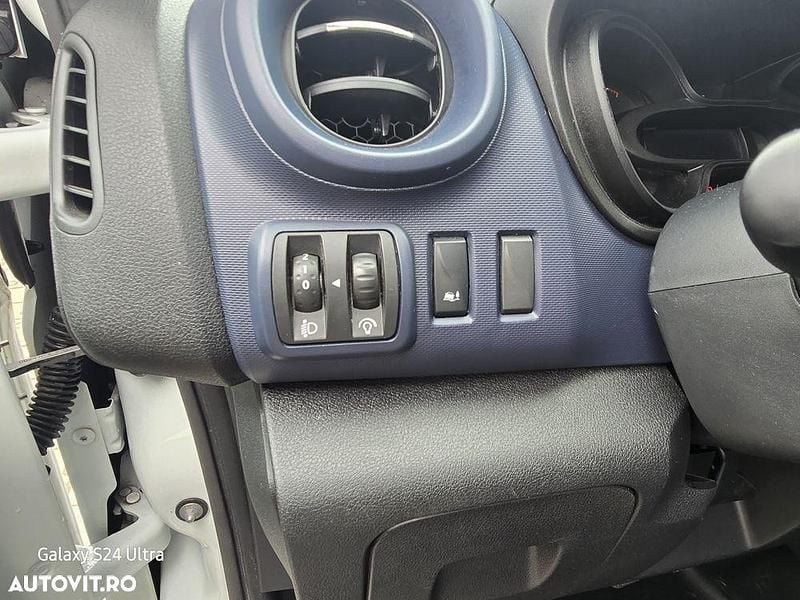 Second-hand Opel Vivaro 125 CP (91 kW) 2019 Culoarealb Monovolum