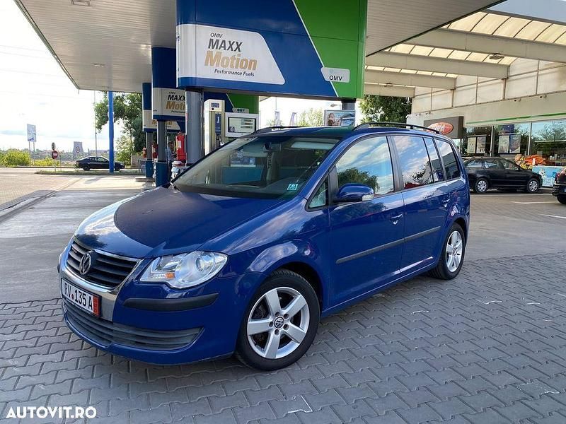 Culoarealbastru Utilizat 2009 VW Touran Highline Monovolum | 4.790 EUR (Preț OK) - Imagine 1/4