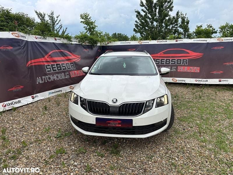 Alb Utilizat 2019 Skoda Octavia Break | 9.950 EUR (Preț bun) - Imagine 1/4