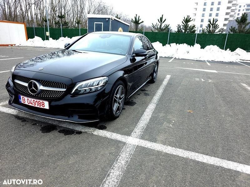 Second-hand Mercedes C220 AMG line 194 CP (142 kW) 2019 Culoarenegru Berlinǎ