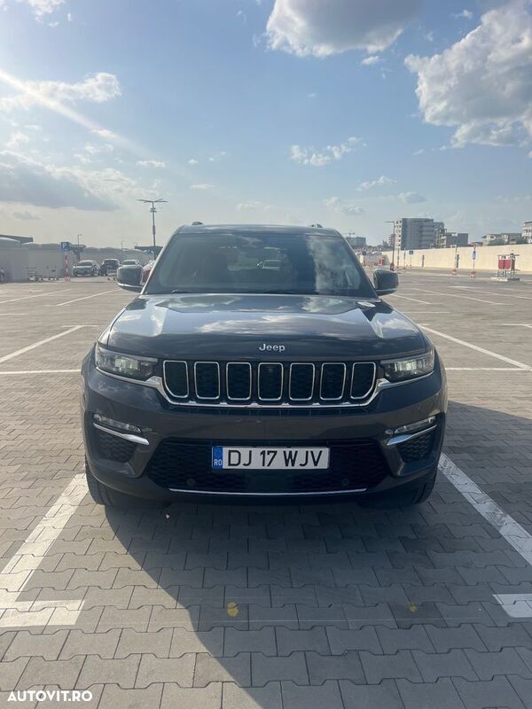 Gri Utilizat 2023 Jeep Grand Cherokee SUV | 60.000 EUR - Imagine 1/4