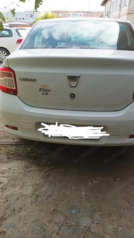 Second-hand Dacia Logan Lauréate 75 CP (55 kW) 2015 Alb Berlinǎ