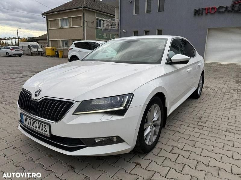 Culoarealb Second-hand 2019 Skoda Superb Ambition Berlinǎ | 17.899 EUR (Preț OK) - Imagine 1/4