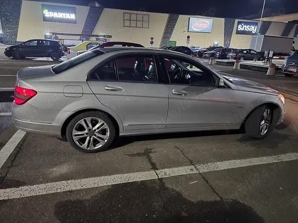 Gri Utilizat 2009 Mercedes 220 Berlinǎ | 5.500 EUR - Imagine 1/4