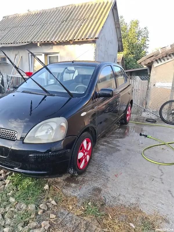 Utilizat 2001 Toyota Yaris Hatchback | 2.000 EUR - Imagine 1/4