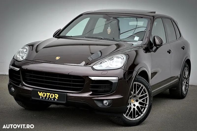Maro Utilizat 2017 Porsche Cayenne SUV | 29.990 EUR (Super Preț) - Imagine 1/4