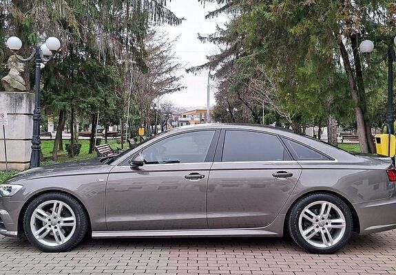 Second-hand Audi A6 Comfort 210 CP (154 kW) 2016 Maro Berlinǎ