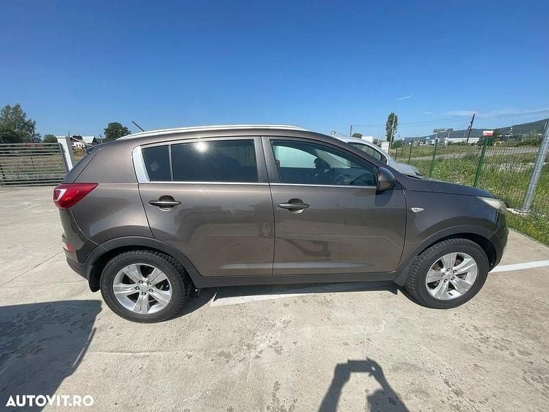 Culoaremaro Utilizat 2011 Kia Sportage SUV | 8.990 EUR - Imagine 1/4