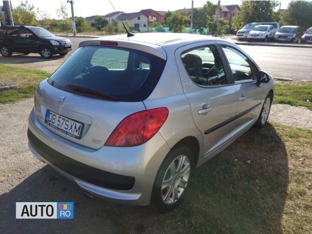 Gri Utilizat 2007 Peugeot 207 Sport Berlinǎ | 2.600 EUR - Imagine 1/4