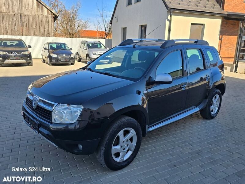 Negru Utilizat 2011 Dacia Duster Lauréate SUV | 5.890 EUR (Preț OK) - Imagine 1/4
