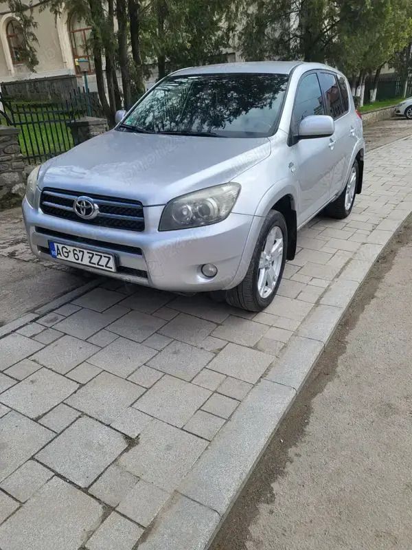 Utilizat 2006 Toyota RAV4 SUV | 3.500 EUR (Preț OK) - Imagine 1/4