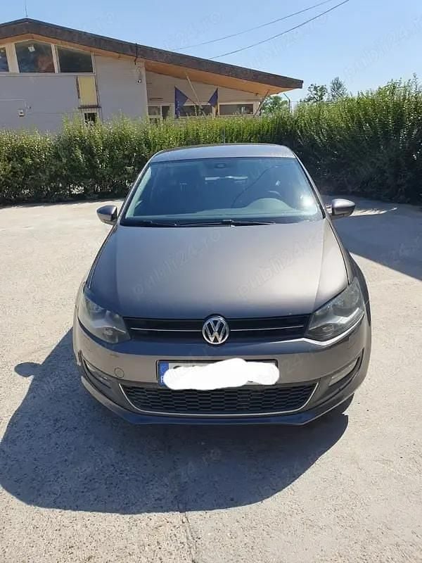 Gri Utilizat 2010 VW Polo Hatchback | 4.700 EUR (Preț OK) - Imagine 1/4