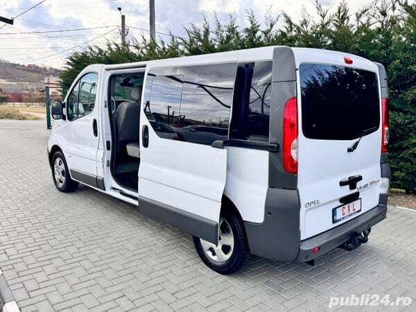 Alb Utilizat 2014 Opel Vivaro Van | 12.990 EUR - Imagine 1/4