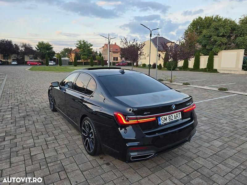 Second-hand BMW 740L Comfort Edition 340 CP (250 kW) 2021 Culoarenegru Berlinǎ