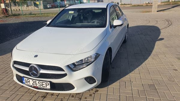 Alb Utilizat 2021 Mercedes A160 Hatchback | 15.900 EUR - Imagine 1/4