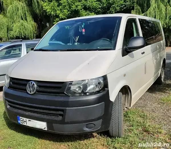 Alb Utilizat 2014 VW T5 Van | 9.800 EUR (Preț OK) - Imagine 1/4