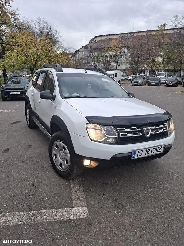 Culoarealb Utilizat 2017 Dacia Duster Ambiance SUV | 8.200 EUR (Preț bun) - Imagine 1/4