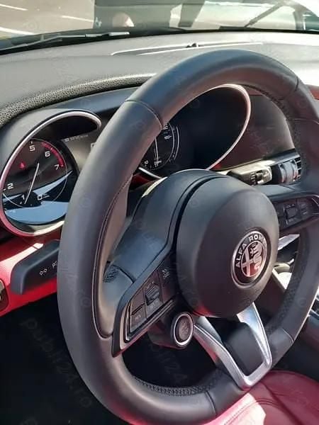 Second-hand Alfa Romeo Giulia 280 CP (205 kW) 2020 Alb Berlinǎ