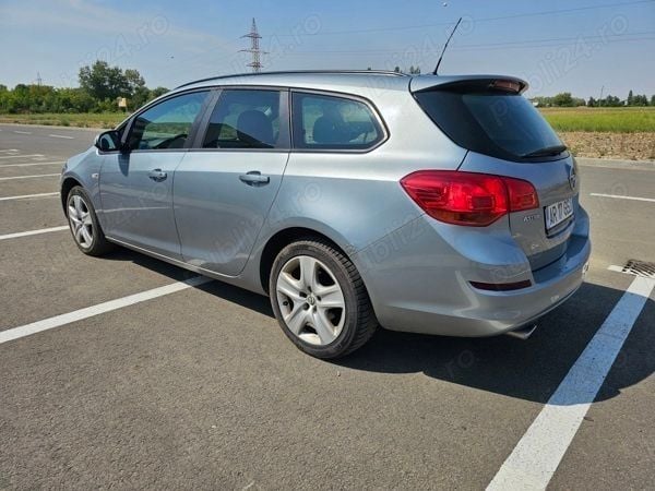 Second-hand Opel Astra 120 CP (88 kW) 2011 Gri Break