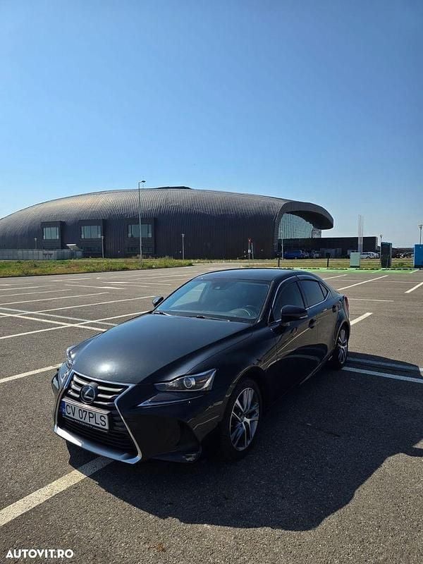 Second-hand Lexus IS300h Executive Line 223 CP (164 kW) 2019 Culoarenegru Berlinǎ