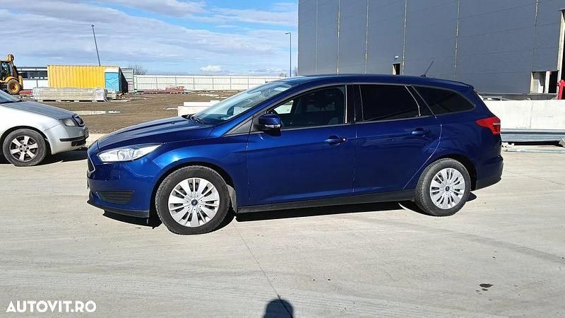 Culoarealbastru Utilizat 2017 Ford Focus Ambiente Break | 5.799 EUR (Super Preț) - Imagine 1/4