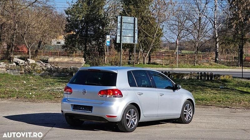 Second-hand VW Golf VI Team 122 CP (89 kW) 2010 Argintiu Hatchback