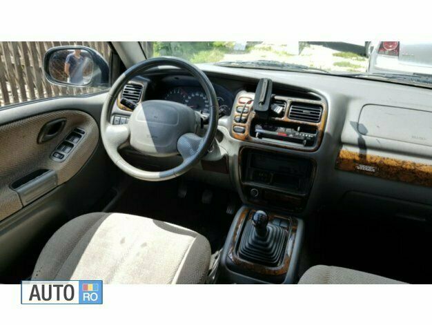Second-hand Suzuki Grand Vitara 128 CP (94 kW) 2000 Negru SUV