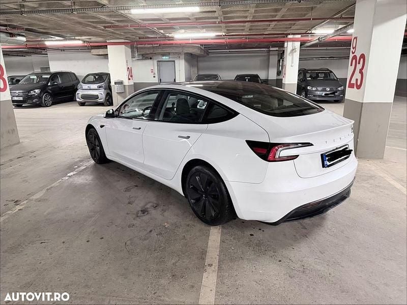 Culoarealb Utilizat 2024 Tesla Model 3 Berlinǎ | 33.550 EUR (Preț OK) - Imagine 1/4
